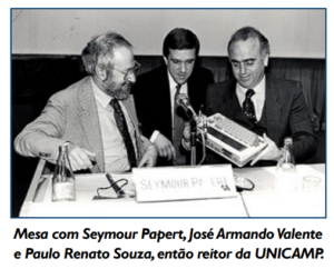 foto da Mesa com Seymour Papert, José Armando Valente e Paulo Renato Souza, então reitor da UNICAMP
