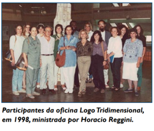 foto dos Participantes da oficina Logo Tridimensional, em 1998, ministrada por Horacio Reggini